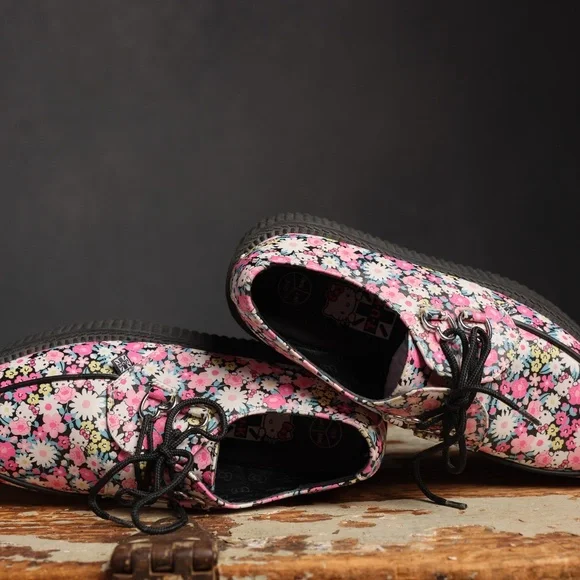 COPY - T.U.K HELLO KITTY FLORAL VIVA MONDO CREEPER size 9 - Picture 2 of 6